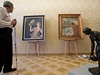 Na snímku jsou obrazy Georgese Karse, Miloslava Holého a Karla Souka. 