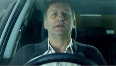 Automobilka Hyundai stáhla reklamu s pokusem o sebevradu