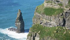 Mo�e se svým stupidn� jednotvárným a p�itom tak úchvatným p�íbojovým rytmem olizovalo do nekone�na ty kusy skály.