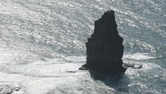 Vzpomn�l jsem si na tu starou bajku o ptá�kovi.