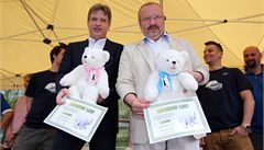 Roman Onderka a Stanislav Mo�a obdr�eli k�estní listy