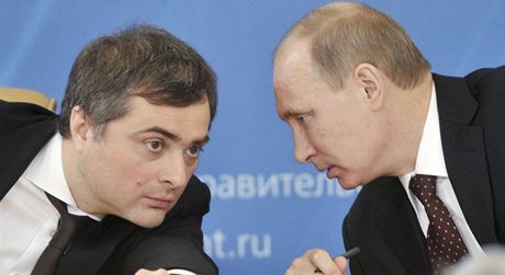 Vladimir Putin a Místopedseda ruské vlády Vladislav Surkov.