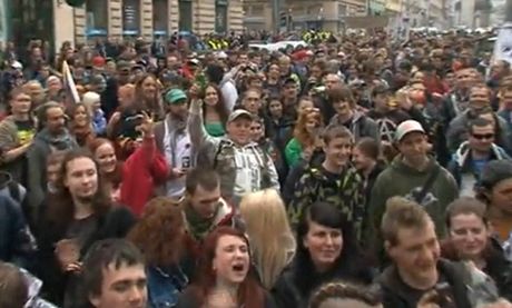 Pochod za legalizaci konopí probhl v sobotu v Praze.