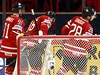 Hokejisté Kanady slaví gól do sít Norska.
