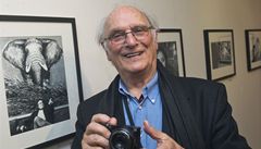 Slavný režisér Carlos Saura v Praze vystavuje fotoportréty