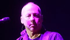 Mark Knopfler produkoval nahrávky Boba Dylana a Randy Newmana, je také autorem nkolika soundtrack.