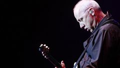 Knopfler na podporu vech svých alb intenzivn vystupoval po celé Evrop i USA.