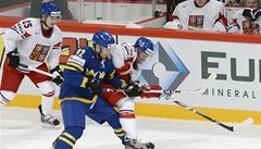 védsko - eská republika. Zleva eský útoník Jií Hudler, védský útoník Gabriel Landeskog a eský útoník Jií Tlustý
