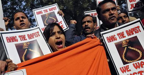 Indové ádají pro násilníky trest smrti