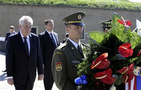 Milo Zeman na vzpomínkové akci v Terezín. 