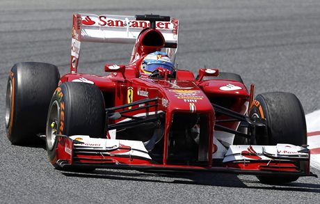 Fernando Alonso pi Velké cen panlska.