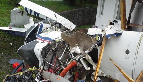 V Prostedním Lánov u Vrchlabí na Trutnovsku spadlo 11. kvtna odpoledne tymístné letadlo Socata.