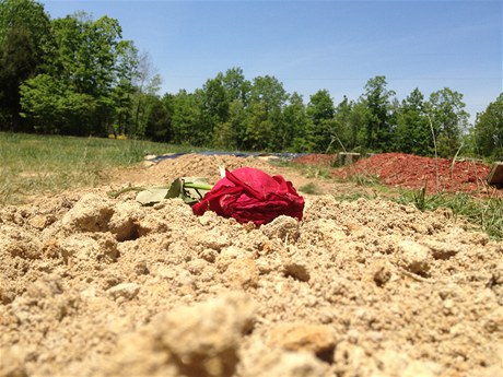 Údajný hrob Tamerlana Carnajeva v Doswellu ve Virginii