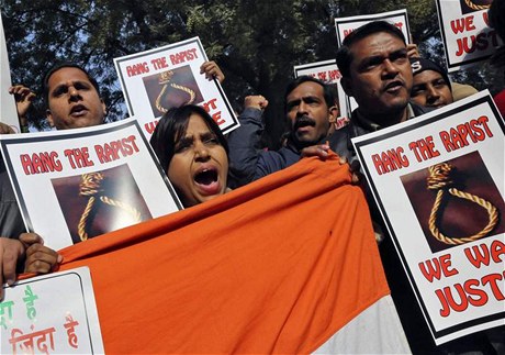 Indové ádají pro násilníky trest smrti