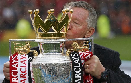 Alex Ferguson slaví ligový titul s Manchesterem United.