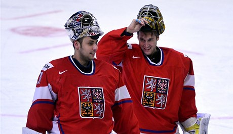 Ondej Pavelec (vlevo) a Pavel Francouz.