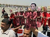 Odprci bývalého egyptského prezidenta Mubaraka protestovali ped soudem.
