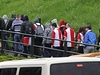 Fanouci Slavie jsou v Plzni doprovázeni policií.