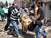 Pi pumových útocích v Turecku u syrské hranice pilo o ivot pes 30 lidí. 