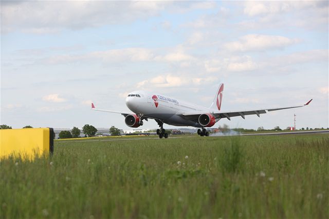 eské aerolinie mají opt po letech letadlo pro dálkové linky. 