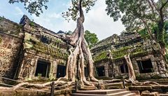 Kambodský Angkor, bývalé hlavní centrum Khmerské íe, je zapsaný v seznamech UNESCO, jde o jednu z nejvýznamjích kulturních památek .
