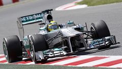 Prvn ada v Barcelon pat Mercedesu, pole position Rosbergovi