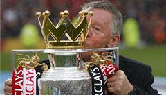 Alex Ferguson slaví ligový titul s Manchesterem United.