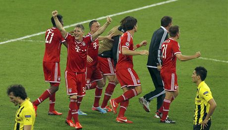 Hrái Bayernu oslavují vítzství