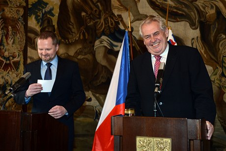 Ministr školství Petr Filala se dohodl s prezidentem Milošem Zemanem na tom, jak jmenují Putnu profesorem.