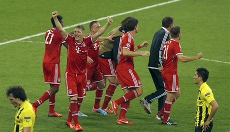 Hrái Bayernu oslavují vítzství