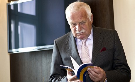 Václav Klaus pedstavil svou novou knihu o privatizaci.