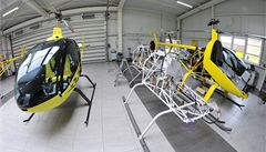 Na snímku jsou ultralehké vrtulníky tylu CH-77 Ranabot (vlevo) a CH-7 Kompress Charlie (vpravo)