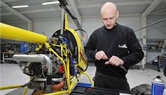 Mamba Air ve svých dílnách vrtulníky montuje a provádí technické kontroly 