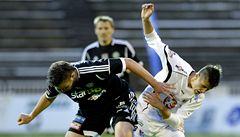 Hradec Králové - 1. FK Píbram. Zleva Tomá Wágner z Píbrami a Petr Schwarz z Hradce Králové