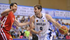 Prost�jov - Nymburk. Kamil �vrdlík (vpravo) z Prost�jova a Petr Benda z Nymburka