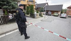 Policisté na míst inu v Ivanovicích, kde dolo ke tynásobné vrad.
