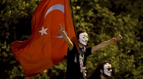 Demonstranti v Istanbulu