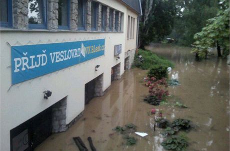 U v nedli veer byl zaplavený veslaský klub Blesk v praském Podolí.