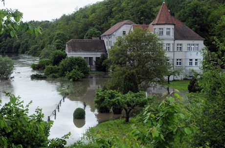 Rozvodnná Berounka u Chrástu na Plzesku. 