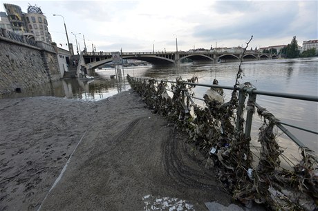 Vltava v Praze u není na stupni ohroení, prtok výrazn klesl