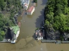 Letecký zábr na záplavy v Ústeckém kraji. Zaplavené domy ve Hensku.