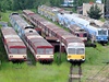 Na "hbitov lokomotiv" v Depu kolejových vozidel eských drah v eské Tebové ekají na rozebrání stovky vyslouilých stroj.