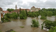 Utopen esk Krumlov. Ochranu proti povodni vzala voda