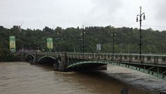 Hladina Vltavy podle meteorolog jet nedosáhla svého maxima.