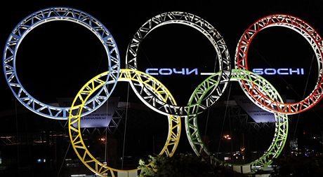 Olympijské kruhy na letiti v Soi
