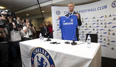Fotbalový trenér José Mourinho se vrací do Chelsea