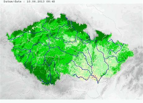 Mapa nasycení zem vodou. ím tmaví zelená, tím je pda nasycenjí. Stav k pondlnímu ránu (10.6.).