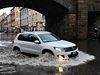 Praská Sokolovská ulice zaplavená 9. ervna v podveer po pívalovém deti. 