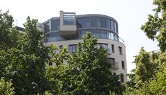 Galerie My�ák, kde má kancelá� lobbista Roman Janou�ek.