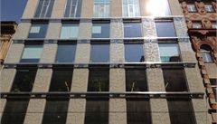 Policisté zasahují také v komplexu My�ák nedaleko Václavské nám�stí, kde kde má svou kancelá� politický podnikatel Roman Janou�ek.